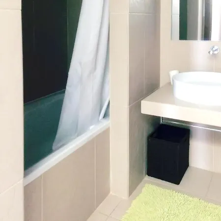 2 Bedrooms At 500 M Away From The Beach With Shared Pool Furnished Balcony And Wifi Апартаменти