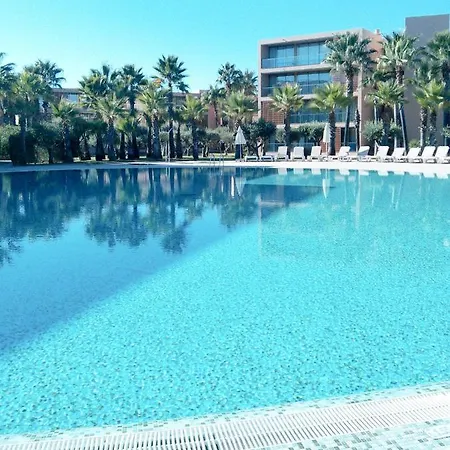2 Bedrooms At 500 M Away From The Beach With Shared Pool Furnished Balcony And Wifi Албуфейра